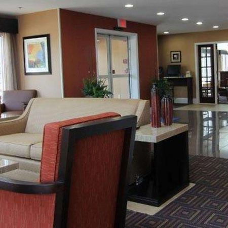 Quality Inn & Suites Greenville Near Downtown Exterior photo