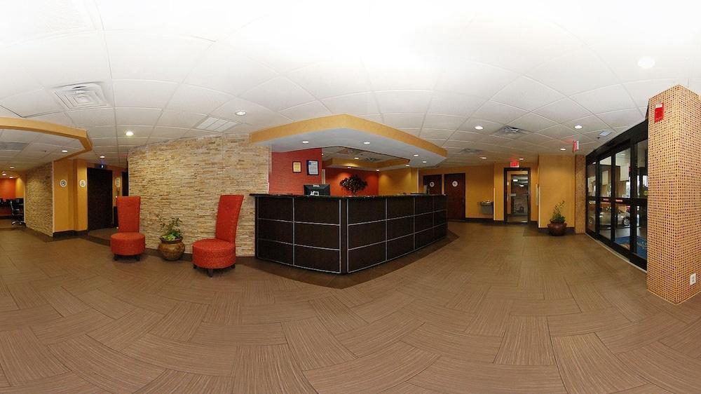 Quality Inn & Suites Greenville Near Downtown Exterior photo